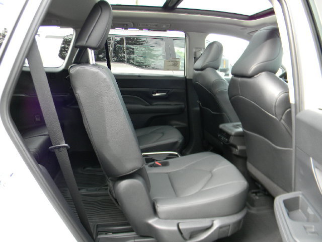 New 2026 Toyota Grand Highlander XLE FWD image 23