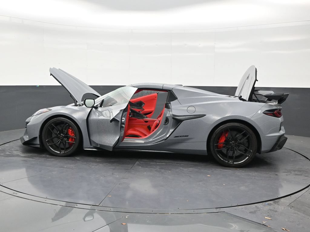 Used 2025 Chevrolet Corvette Z06 w/ Z07 Performance Package RWD image 29