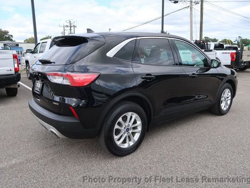 Used 2021 Ford Escape SE image 5