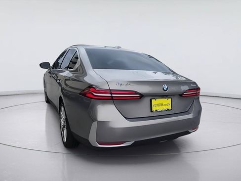 Used 2024 BMW 530i RWD image 7