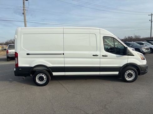 New 2026 Ford Transit 250 148 Medium Roof w/ Load Area Protection Package RWD image 7