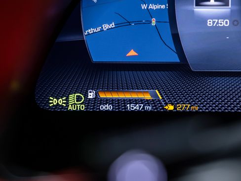 Used 2022 Ferrari Roma RWD image 40