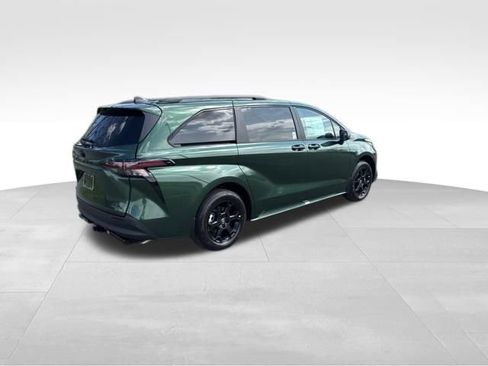 New 2026 Toyota Sienna XLE Woodland Edition AWD/4WD image 6