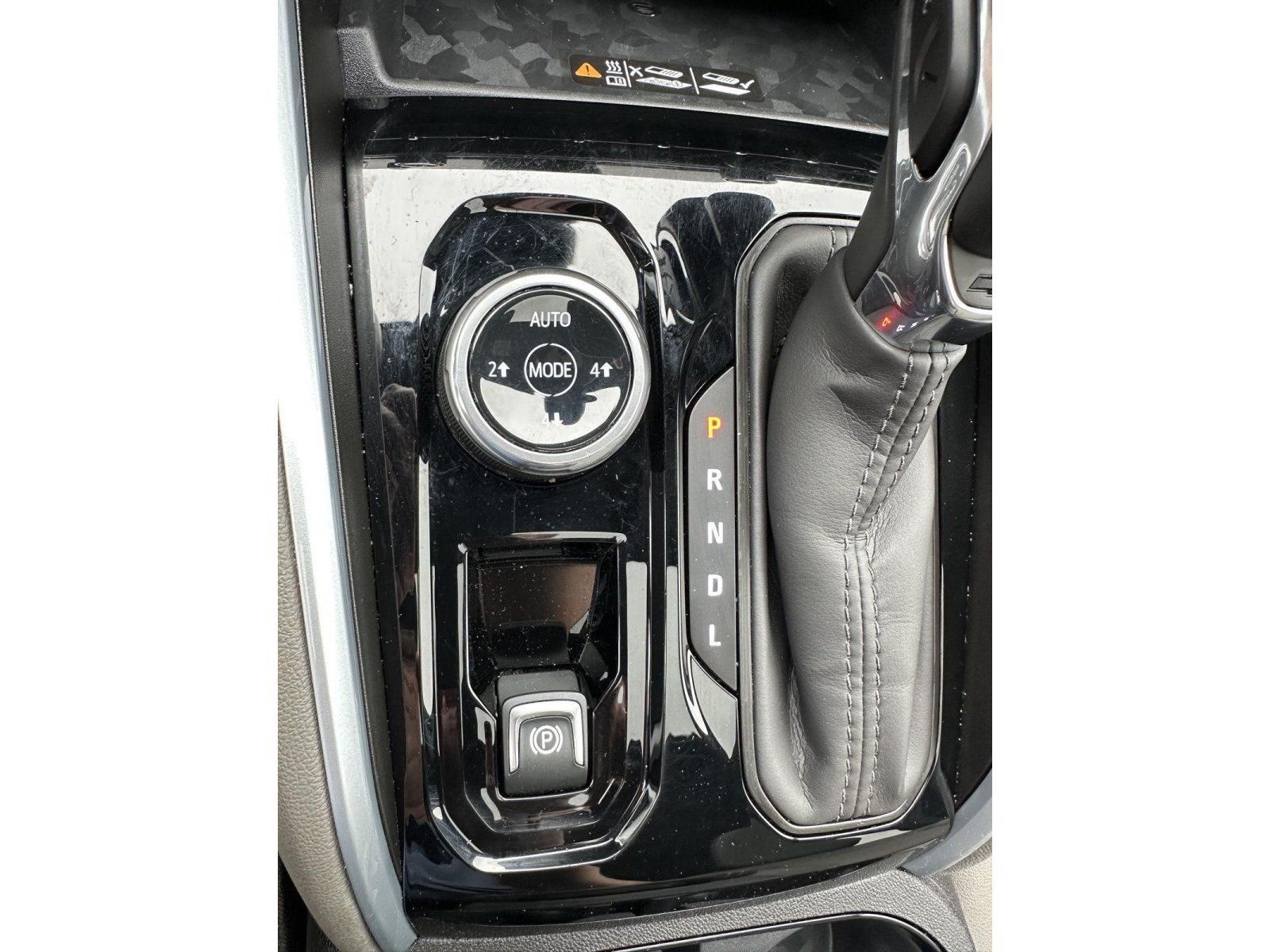 Certified 2026 Chevrolet Colorado ZR2 w/ Technology Package AWD/4WD image 32