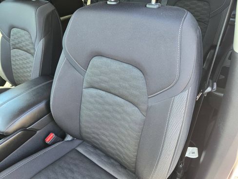 Used 2024 Nissan Pathfinder SV FWD image 20