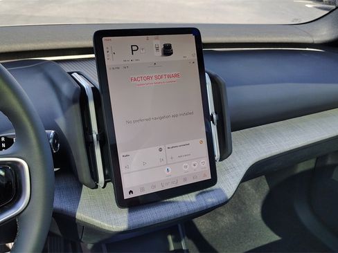 New 2025 Volvo EX30 Plus w/ Climate Package image 17