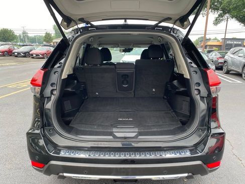 Used 2020 Nissan Rogue SV AWD/4WD image 16