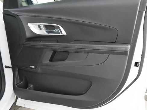 Used 2017 Chevrolet Equinox LT AWD/4WD image 9