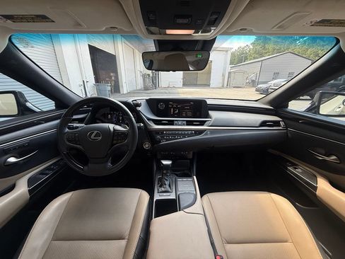 Used 2020 Lexus ES 350 w/ Premium Package FWD image 12