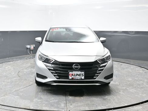 Used 2023 Nissan Versa SV image 6