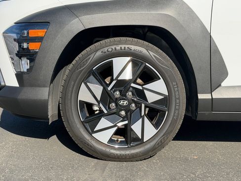 Used 2025 Hyundai Kona SEL FWD image 6