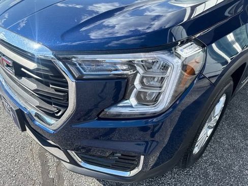 Used 2022 GMC Terrain SLE w/ Driver Convenience Package AWD/4WD image 13