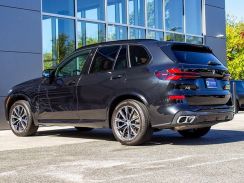 Used 2025 BMW X5 M60i w/ Climate Comfort Package image 8