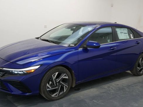 New 2024 Hyundai Elantra SEL w/ Convenience Package image 11