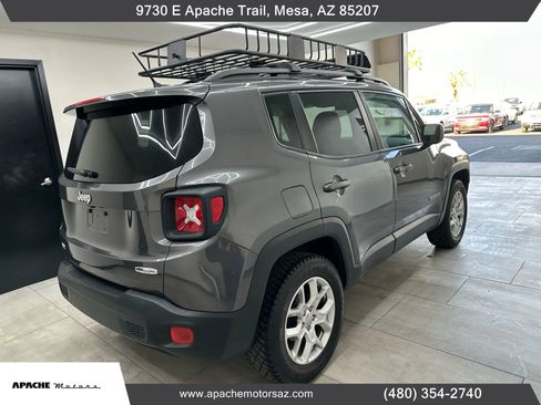 Used 2017 Jeep Renegade Latitude image 4