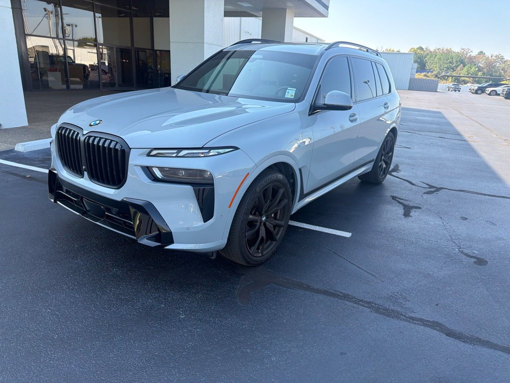 Used 2025 BMW X7 xDrive40i w/ Executive Package AWD/4WD image 1