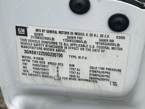 Used 2005 Chevrolet Avalanche Z71 w/ Sun And Sound Package image 10