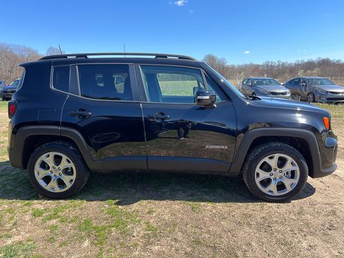 Used 2022 Jeep Renegade Limited image 7