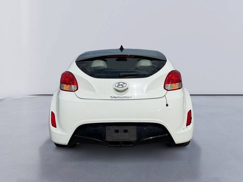 Used 2013 Hyundai Veloster w/ Style Pkg FWD image 4