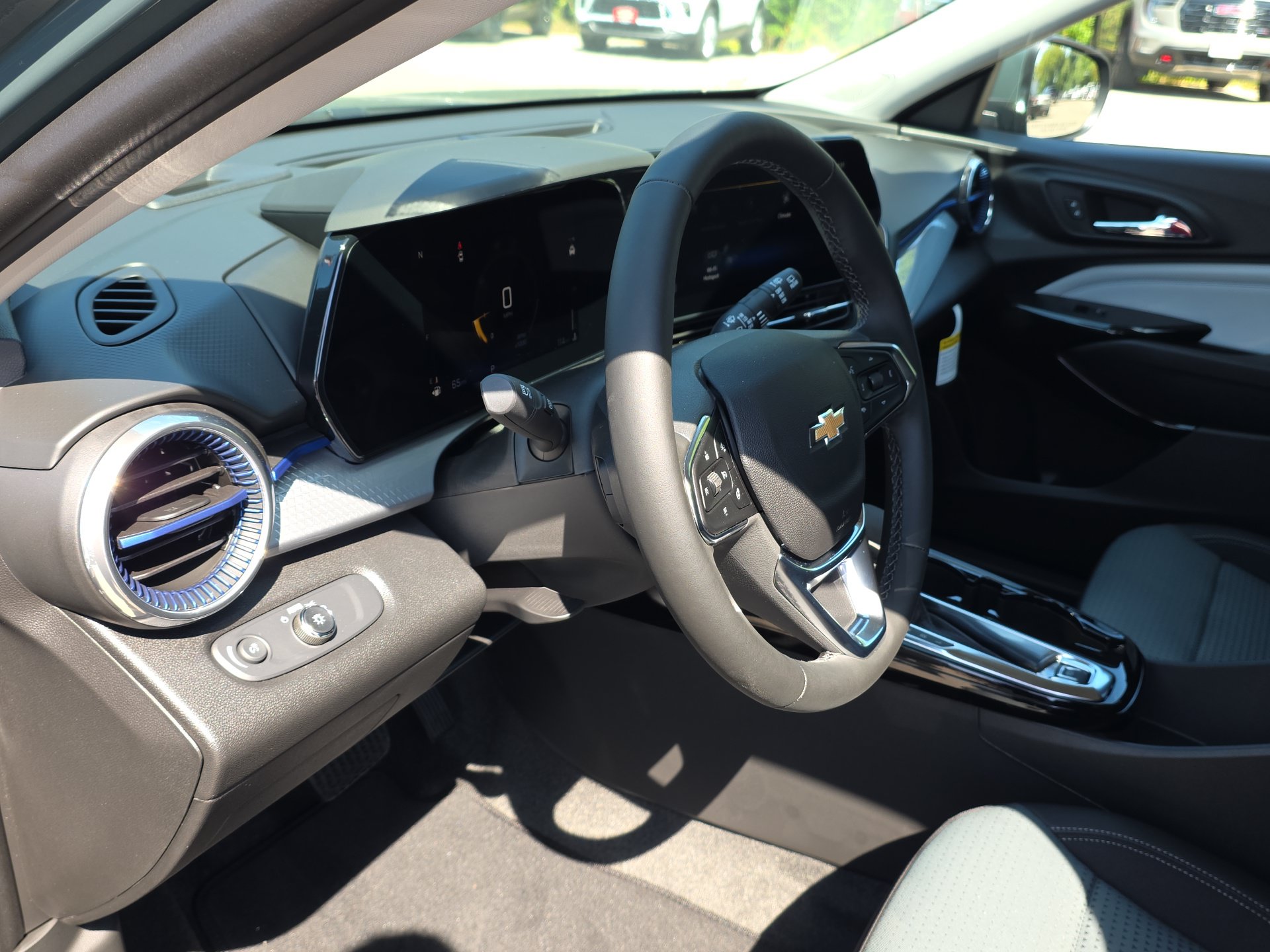 New 2026 Chevrolet Trax LT w/ Driver Confidence Package FWD image 14