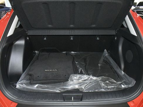 Used 2024 Hyundai Kona Limited image 95