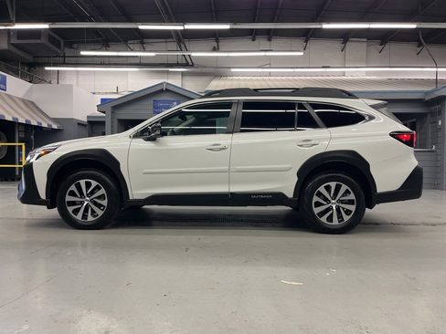 Certified 2025 Subaru Outback Premium w/ Popular Package #1A image 4