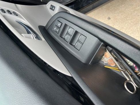 Used 2016 Honda Pilot Touring image 12