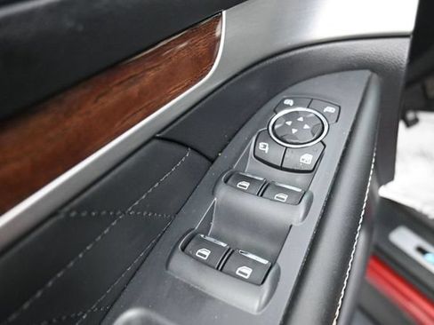 Used 2018 Ford Explorer Platinum AWD/4WD image 14