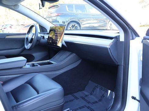 Used 2023 Tesla Model Y Long Range image 28