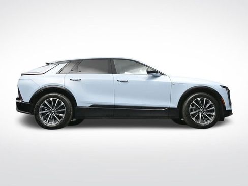 Used 2025 Cadillac Lyriq Sport AWD/4WD image 30