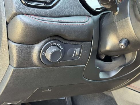 Used 2025 Dodge Durango GT AWD/4WD image 9