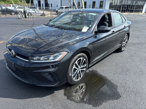 Used 2025 Volkswagen Jetta Sport FWD image 1