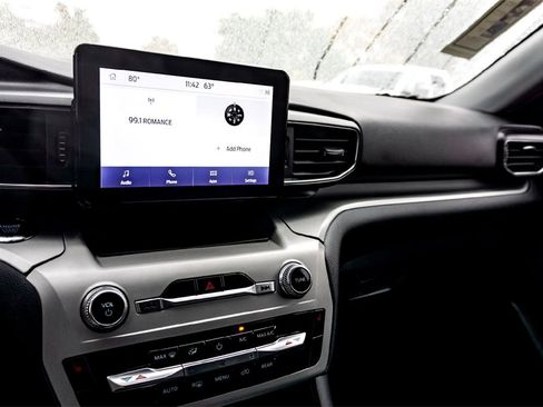 Used 2023 Ford Explorer XLT w/ Equipment Group 202A image 23