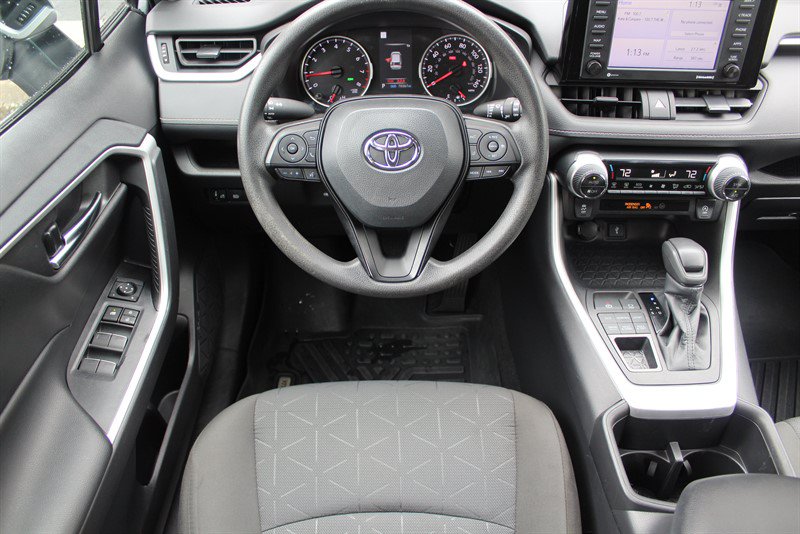 Used 2022 Toyota RAV4 XLE AWD/4WD image 2