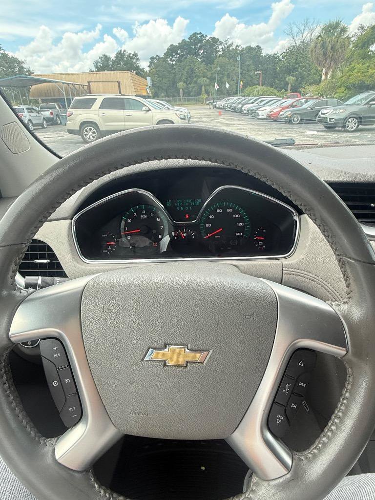 Used 2014 Chevrolet Traverse LT FWD image 11