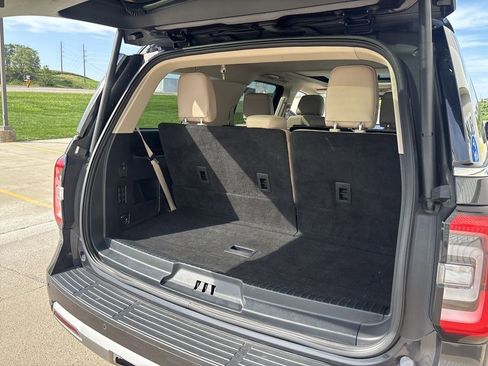 Used 2024 Ford Expedition Limited image 29