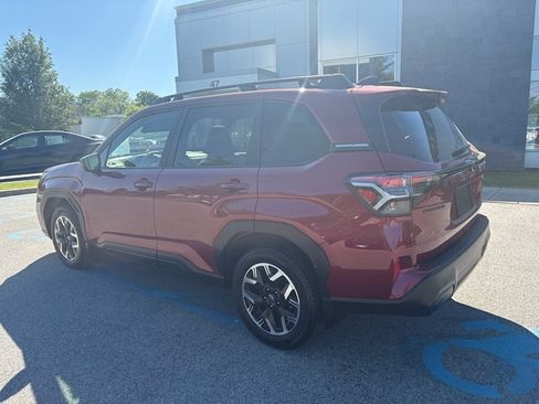 Used 2025 Subaru Forester Premium AWD/4WD image 6