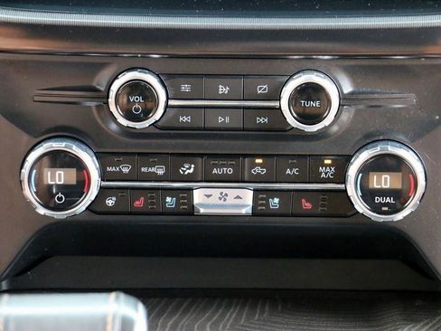 Used 2021 Ford F150 Platinum w/ Tow Technology Package image 32