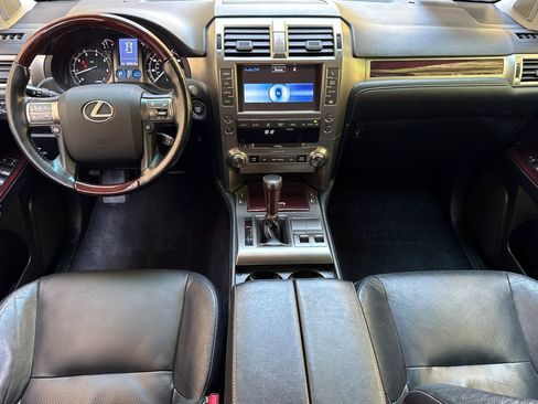 Used 2018 Lexus GX 460 Premium w/ Premium Package AWD/4WD image 15