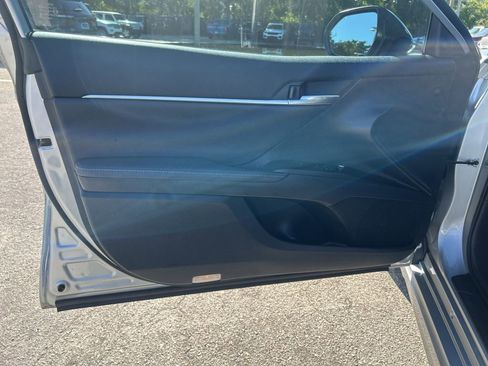 Used 2022 Toyota Camry XSE image 34