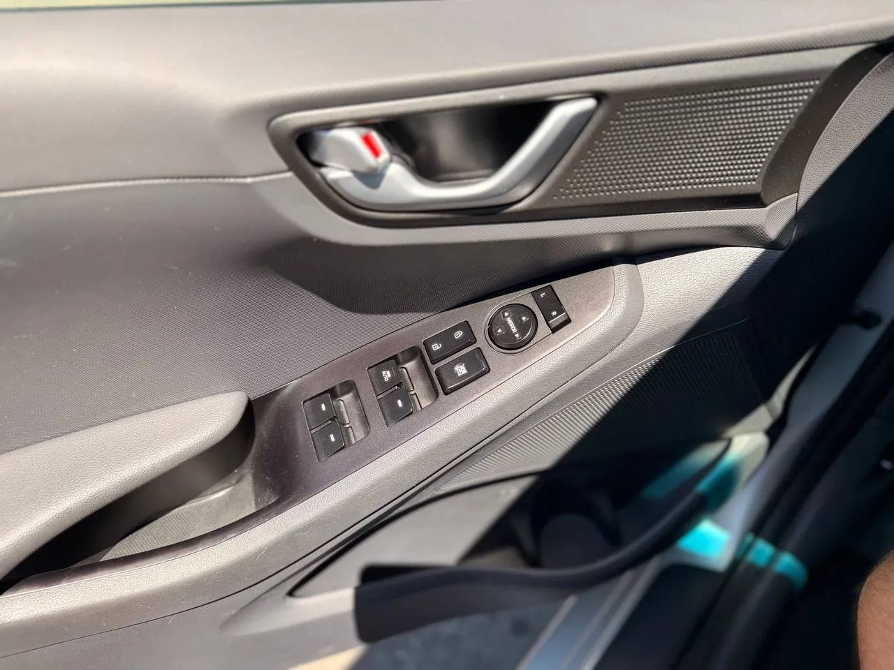 Used 2019 Hyundai Ioniq Electric FWD image 45