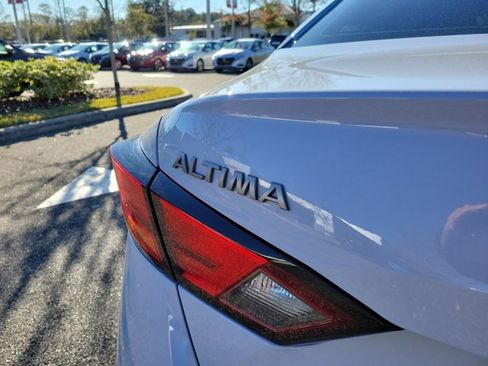 Used 2024 Nissan Altima 2.5 SR w/ SR Premium Package image 8