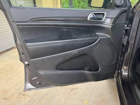 Used 2018 Jeep Grand Cherokee Limited AWD/4WD image 13