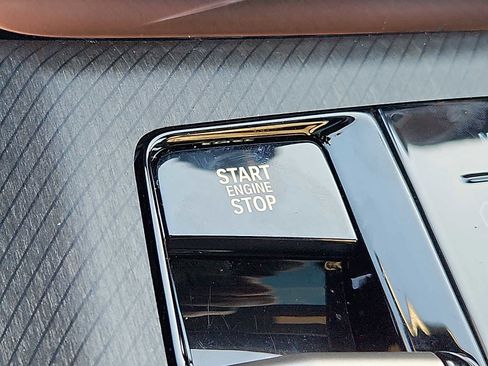 Used 2025 BMW X3 xDrive30i w/ Premium Package image 23