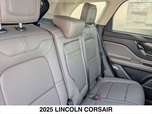 New 2025 Lincoln Corsair Reserve image 13