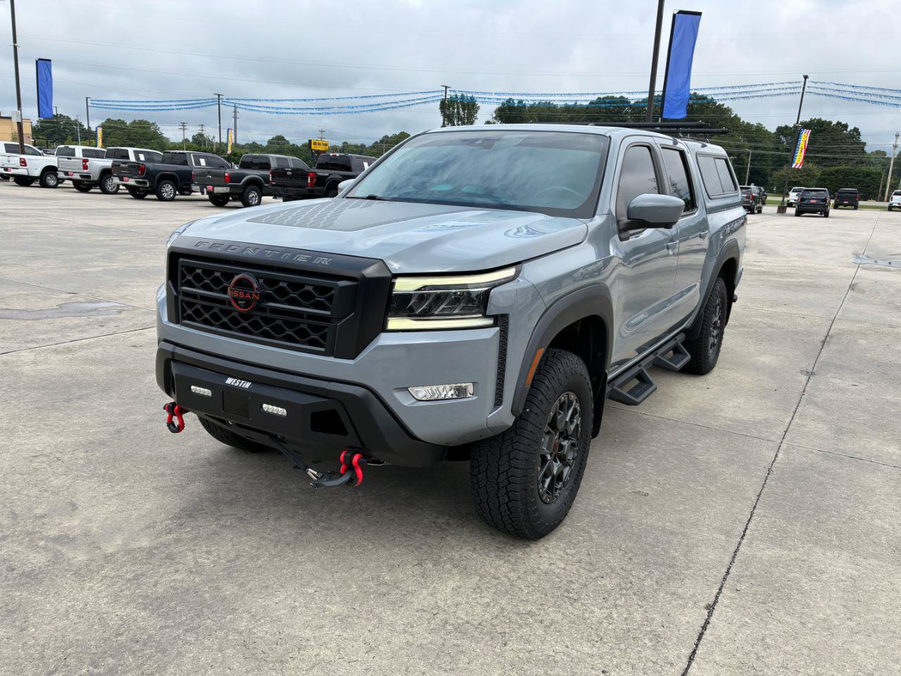 Used 2023 Nissan Frontier PRO-4X w/ Pro-4X Premium Package AWD/4WD image 2