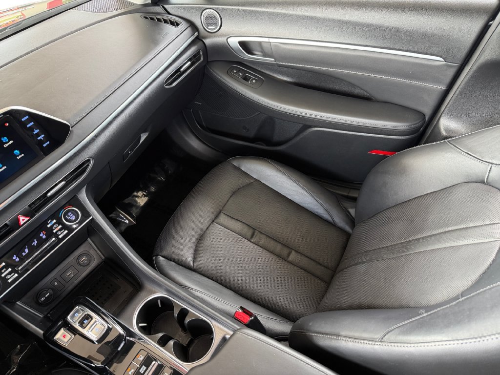 Used 2021 Hyundai Sonata Limited w/ Cargo Package FWD image 17