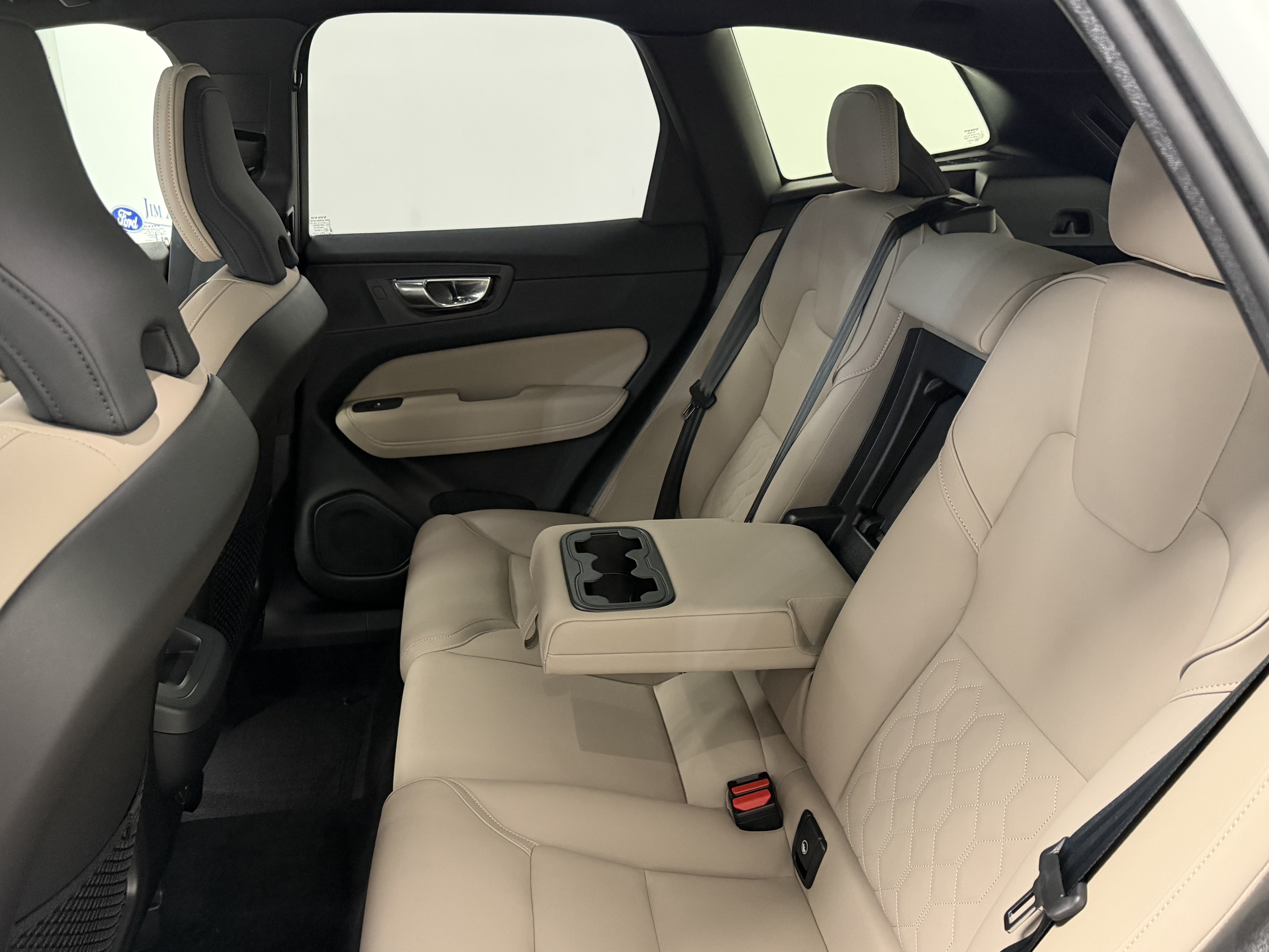 Used 2026 Volvo XC60 B5 Plus AWD/4WD image 19
