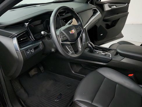 Certified 2025 Cadillac XT5 Premium Luxury w/ LPO, Floor Liner Package AWD/4WD image 19