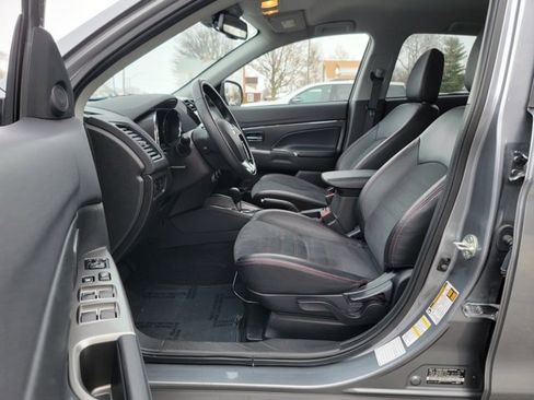 Used 2024 Mitsubishi Outlander Sport SE image 18